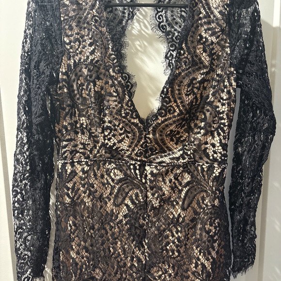 Backless lace dress - Picture 1 of 2